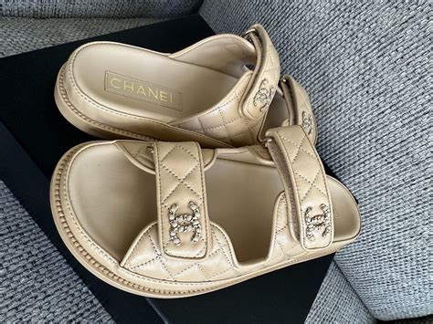 Size 40EU NEW CHANEL 24P Beige Lambskin DAD SLIDE 